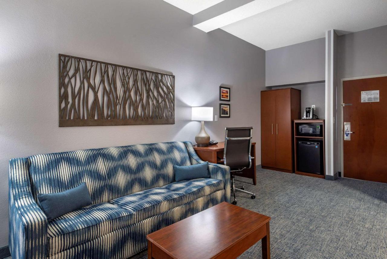 Comfort Suites Near Birkdale Village- Huntersville Buitenkant foto