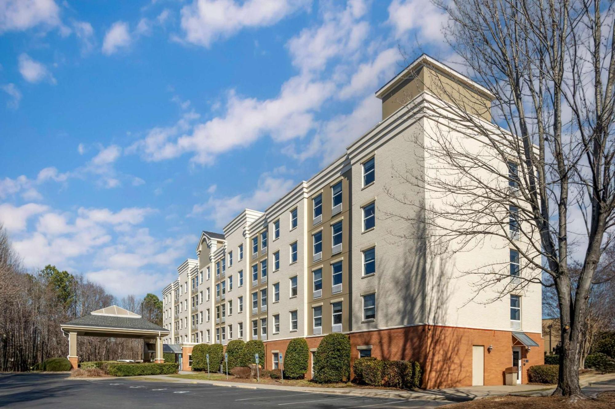 Comfort Suites Near Birkdale Village- Huntersville Buitenkant foto
